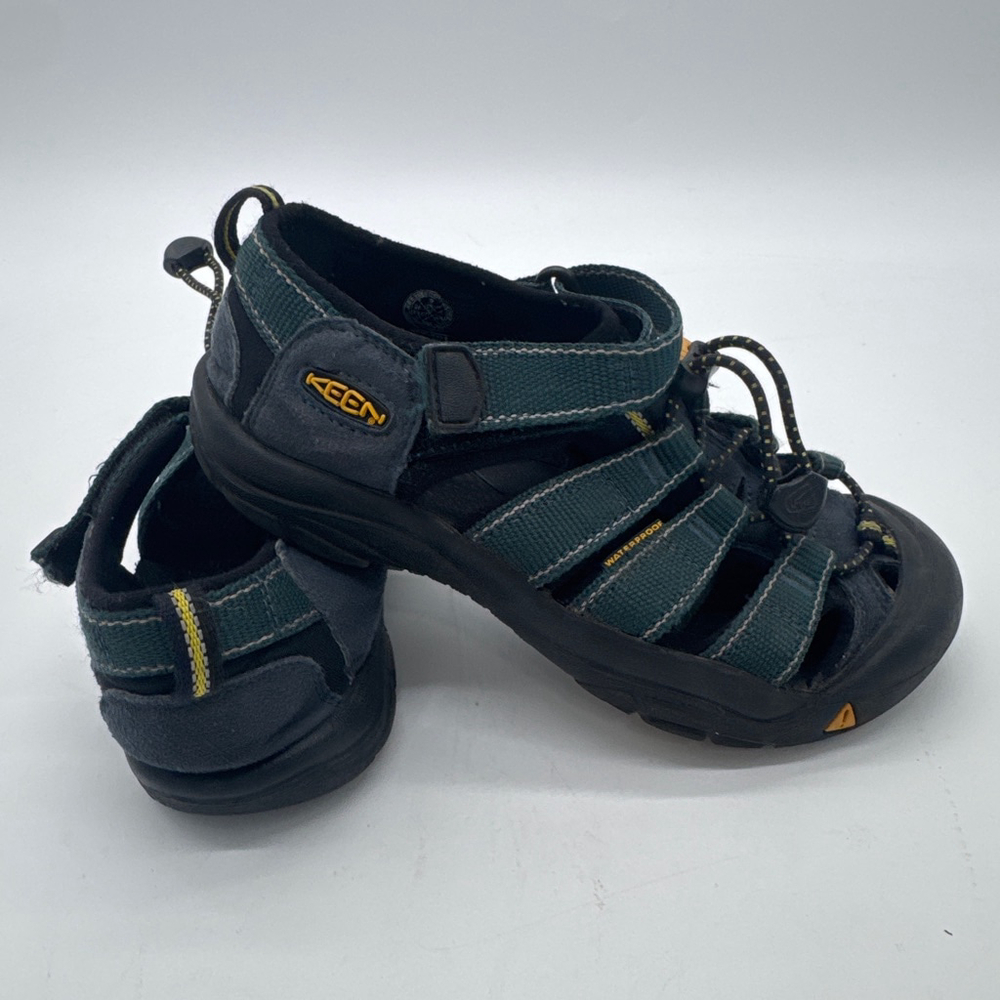 KEEN Newport H2 Youth Waterproof Shoes Size 2 Black Green